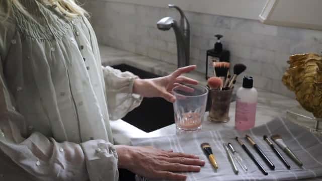 How to Properly Clean Makeup Brushes